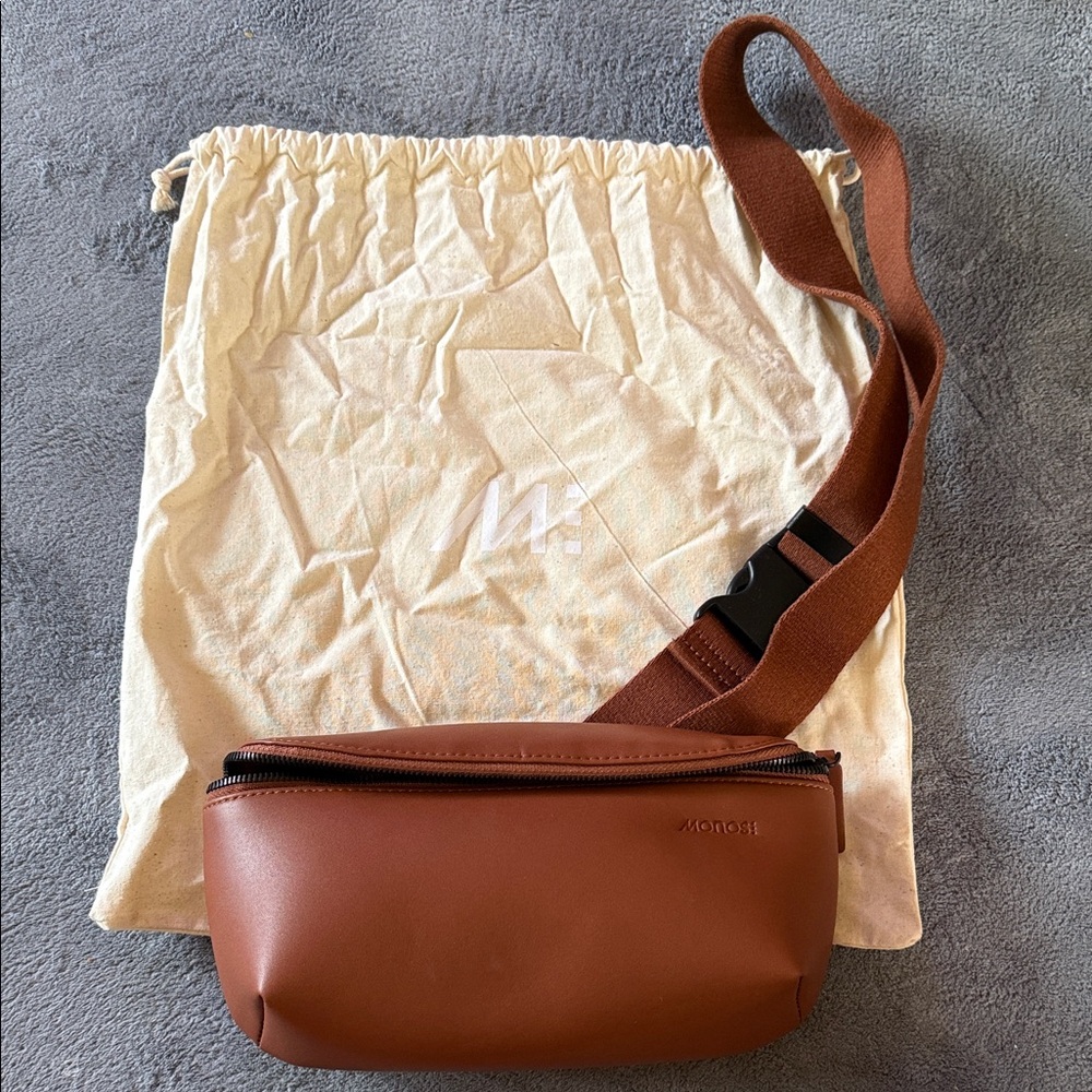 Mono’s Sling Bag